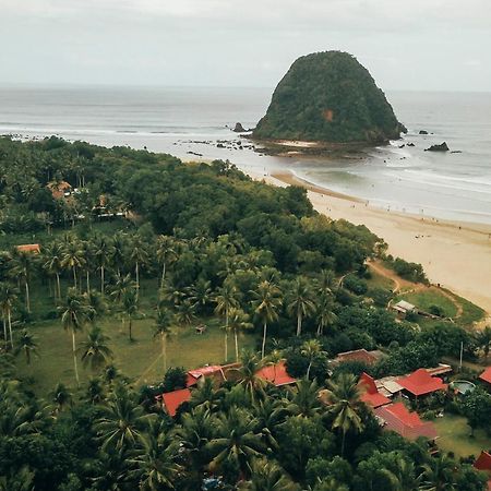 Hotel Mojosurf Camp Red Island Pasanggaran Zewnętrze zdjęcie