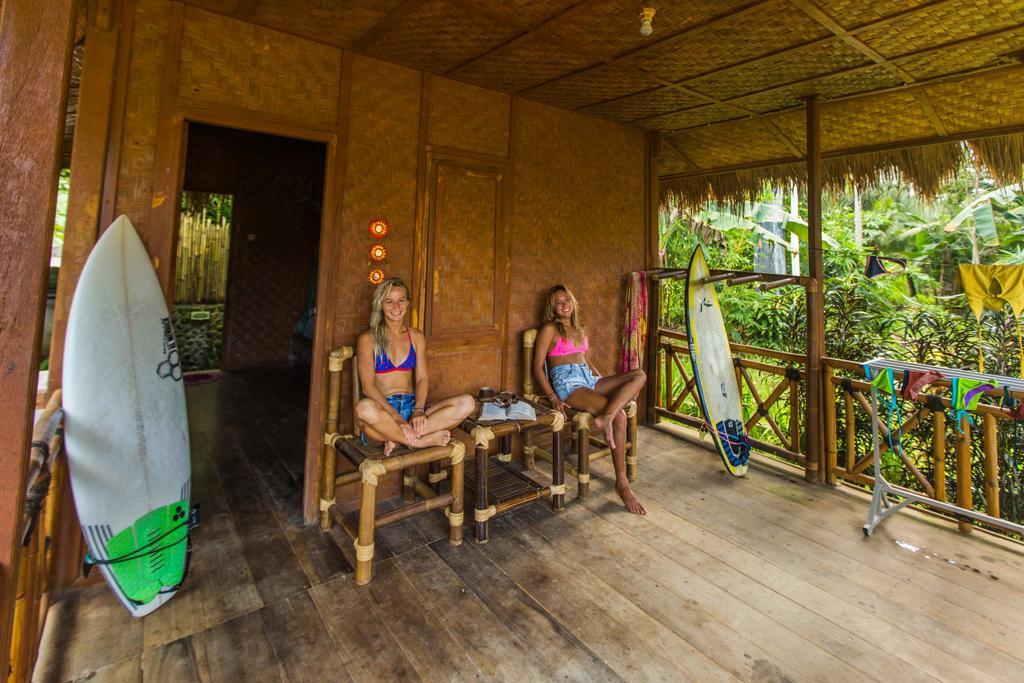 Hotel Mojosurf Camp Red Island Pasanggaran Zewnętrze zdjęcie