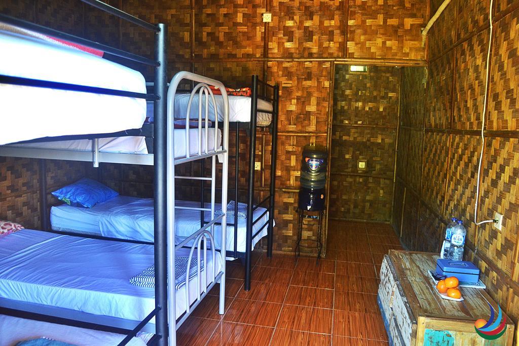 Hotel Mojosurf Camp Red Island Pasanggaran Zewnętrze zdjęcie