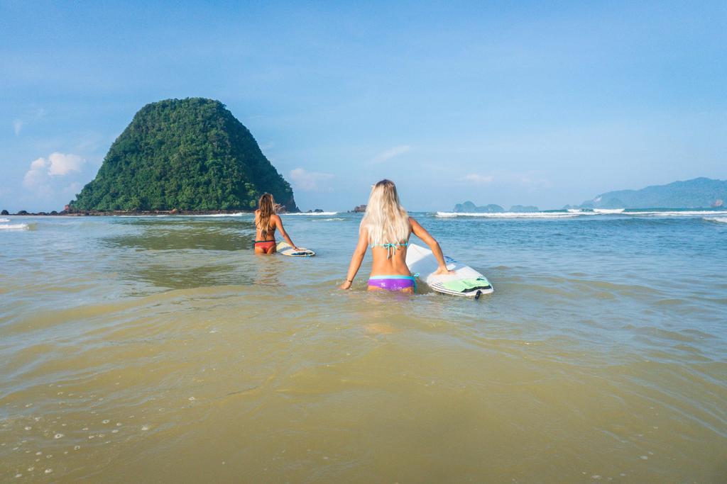 Hotel Mojosurf Camp Red Island Pasanggaran Zewnętrze zdjęcie