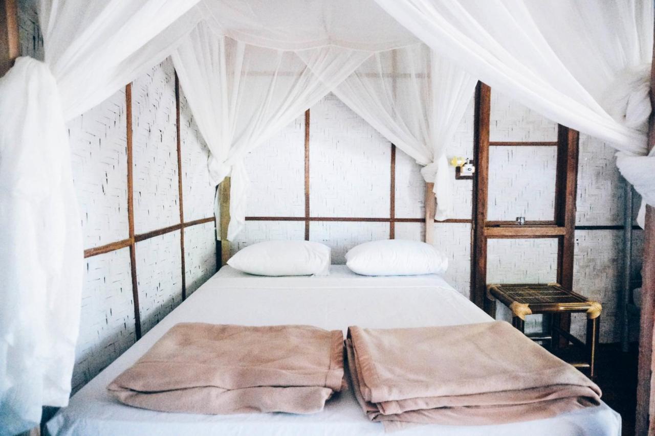 Hotel Mojosurf Camp Red Island Pasanggaran Zewnętrze zdjęcie