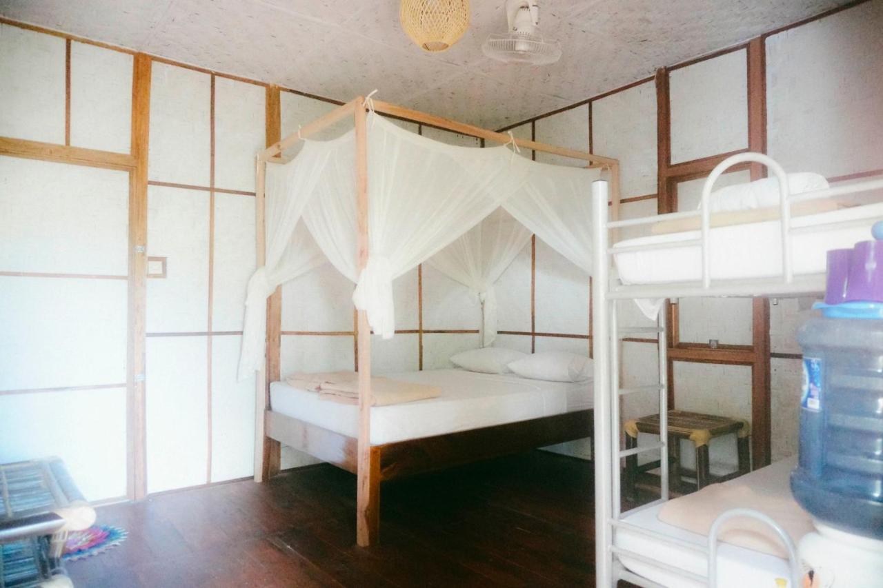 Hotel Mojosurf Camp Red Island Pasanggaran Zewnętrze zdjęcie