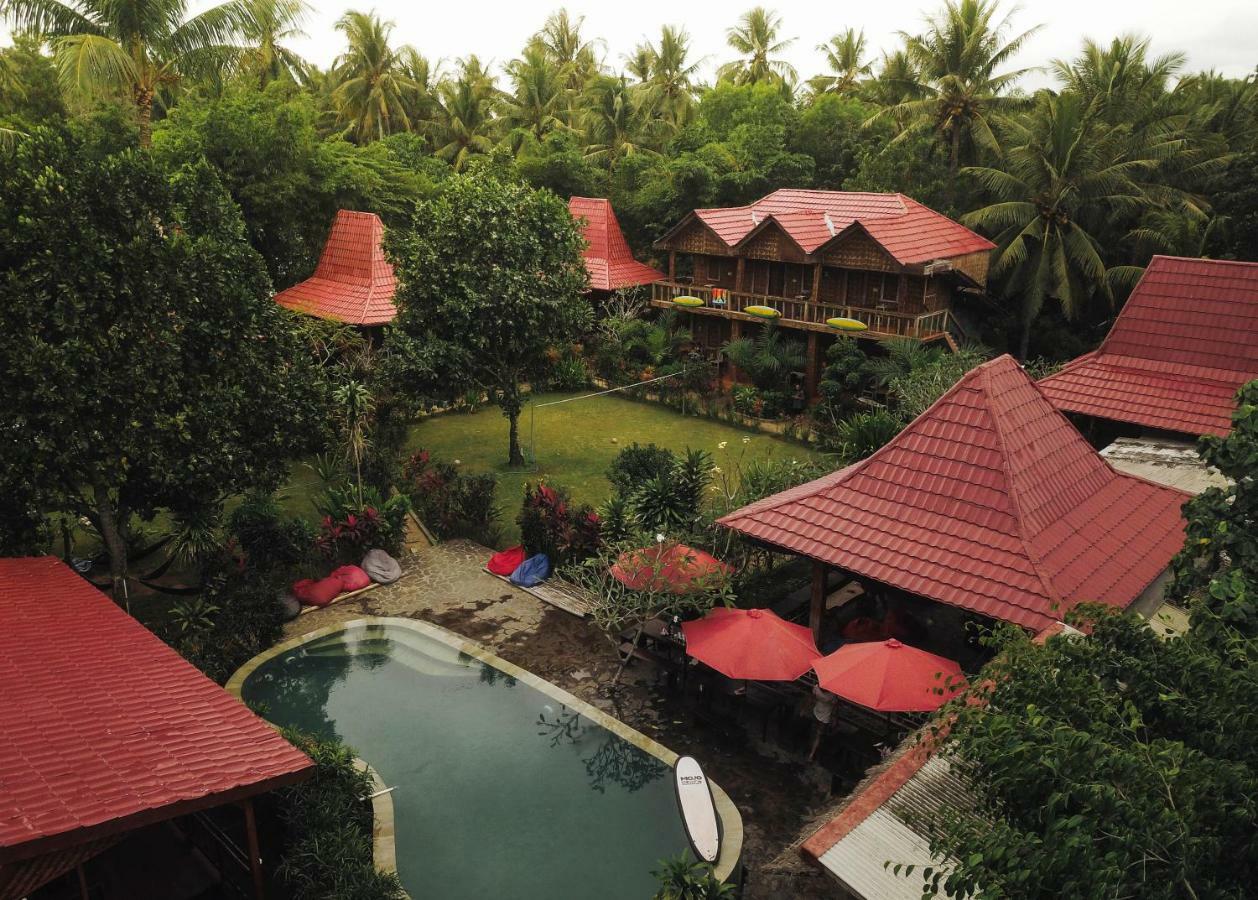 Hotel Mojosurf Camp Red Island Pasanggaran Zewnętrze zdjęcie