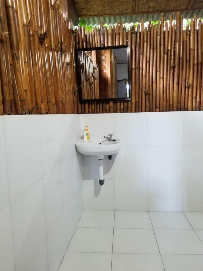 Hotel Mojosurf Camp Red Island Pasanggaran Zewnętrze zdjęcie